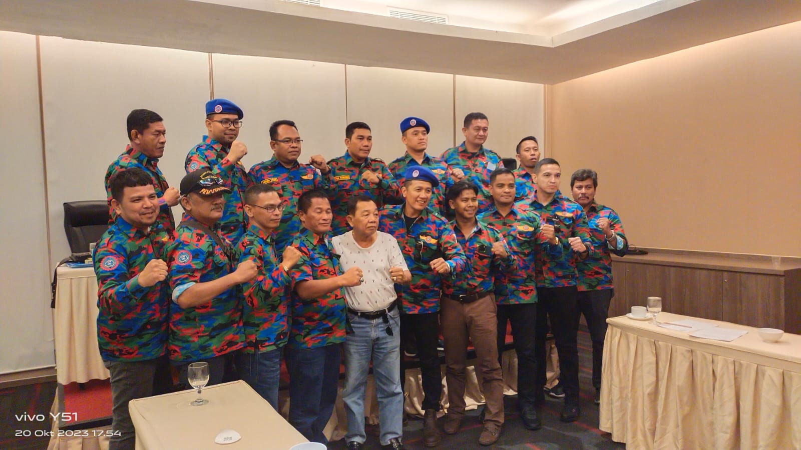 Spti Penyerahan SK SPSI F-SPTI kepada ketua PD- Riau Terpilih Oleh Ketum